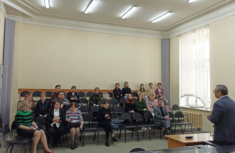 В рамках Дня открытых дверей на кафедре хорового дирижирования Астраханской консерватории прошла встреча с учащимися  Астраханского музыкального колледжа